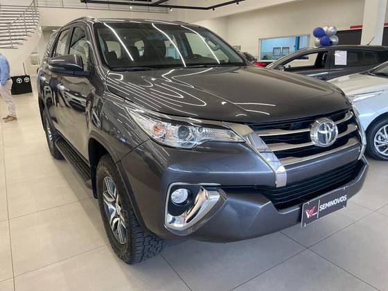 TOYOTA HILUX SW4 2.7 SRV 7 LUGARES 4X2 16V FLEX 4P AUTOMÁTICO